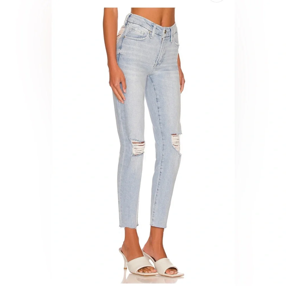 •GOOD AMERICAN • GOOD LEGS CROP RAW HEM Jeans - Picture 7 of 15